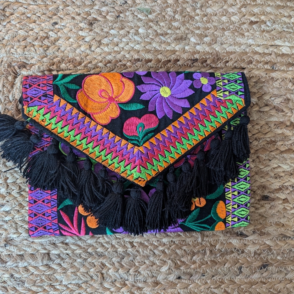 Chic envelope embroidery bag artisanal